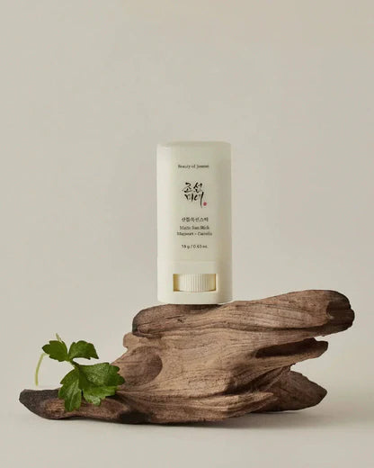 BEAUTY OF JOSEON- MATTE SUN STICK: MUGWORTH + CAMELIA ( 50+ PA + )