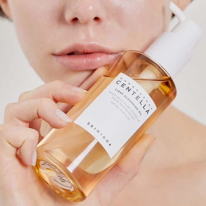 SKIN1004 MADAGASCAR CENTELLA LIGHT CLEANSING OIL ( 200 ml )